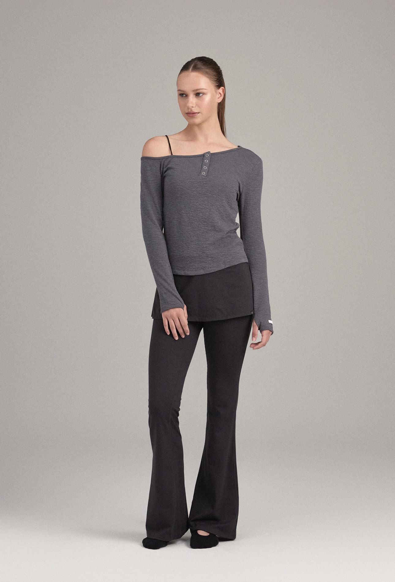 TL153 ASYMMETRIC TOP BLACK SOLID サイズ: SS