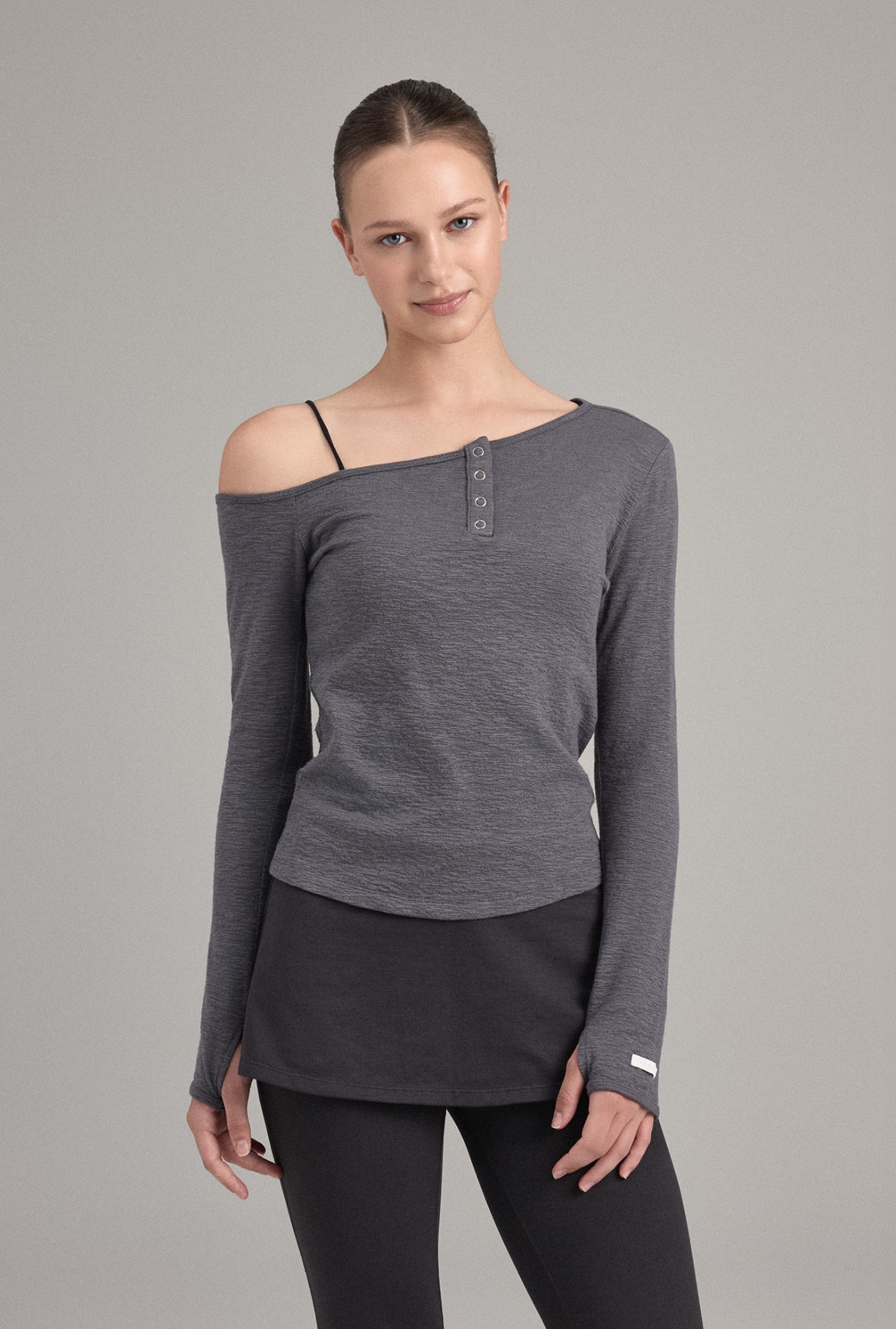 TL153 ASYMMETRIC TOP BLACK SOLID サイズ: SS