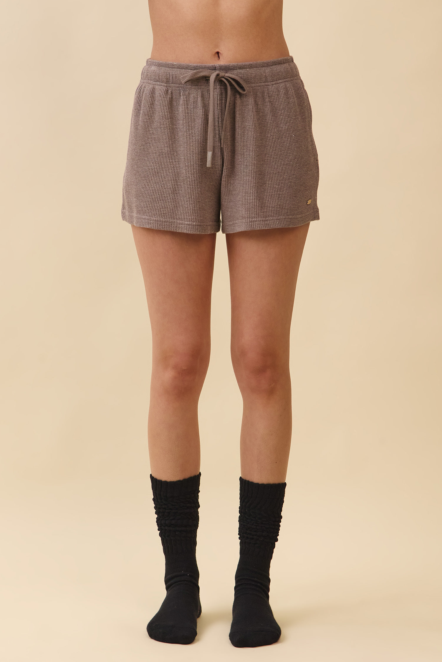 PH467 WAFFLE LOUNGE SHORT PANTS BROWN SOLID サイズ: S