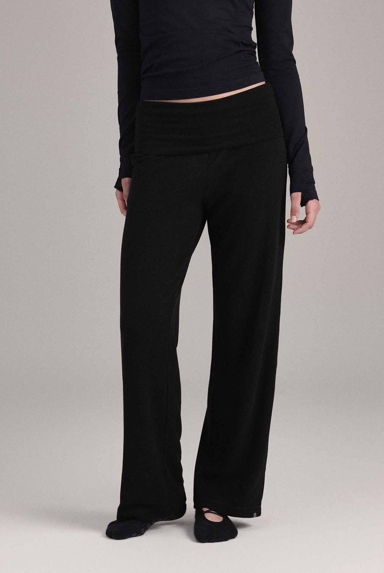 PL454 MICRO STRAIGHT-LEG PANTS BLACKSOLID サイズ: SS