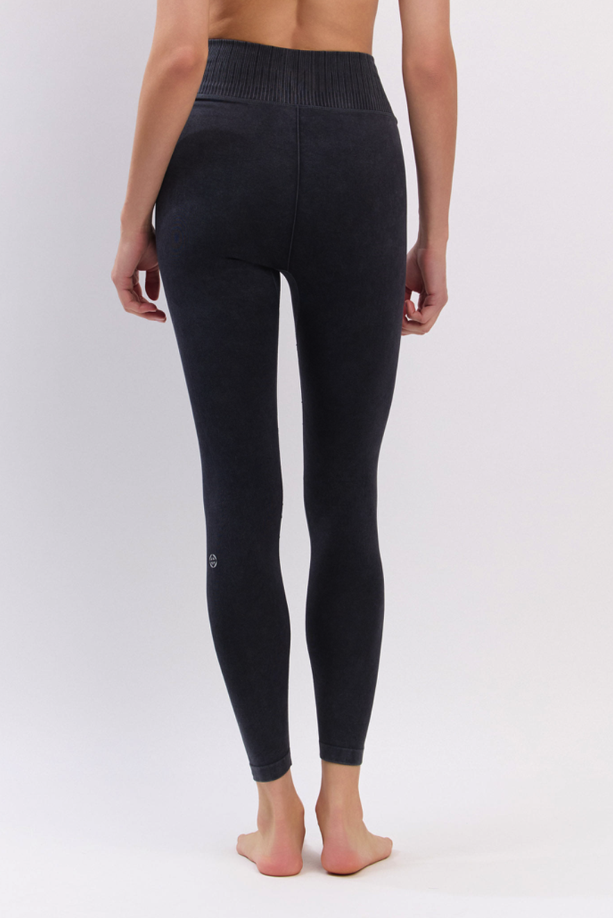 PL074 BLISS LEGGINGS BLACK FADE サイズ: S/M