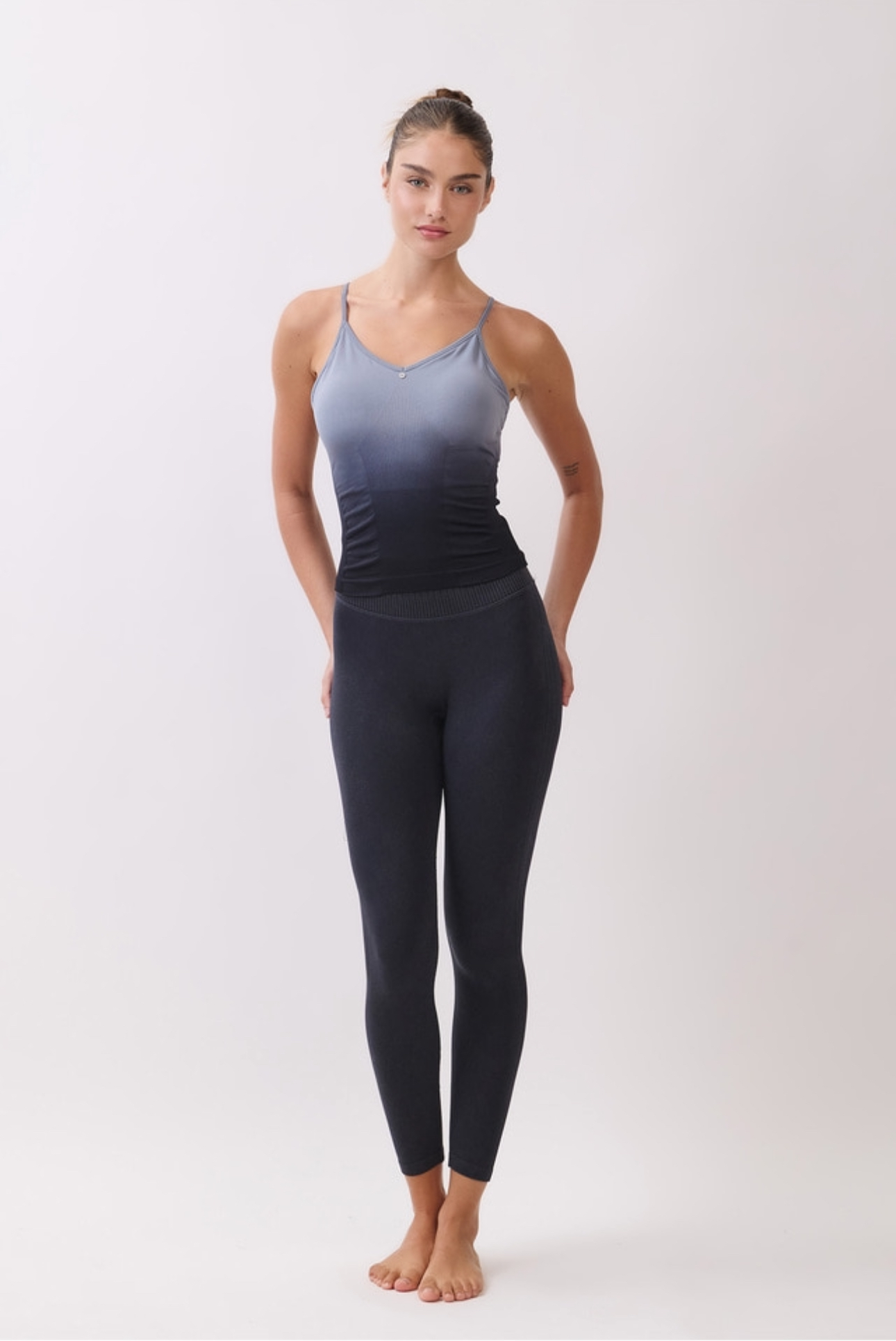 TT010 SIGNATURE TANK TOP GRAY GRADATION サイズ: S/M