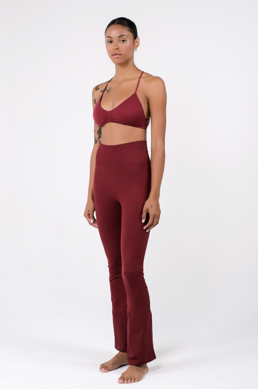 PL413 SEAMLESS FLARE-FIT LEGGINGS BURGUNDY サイズ: S/M