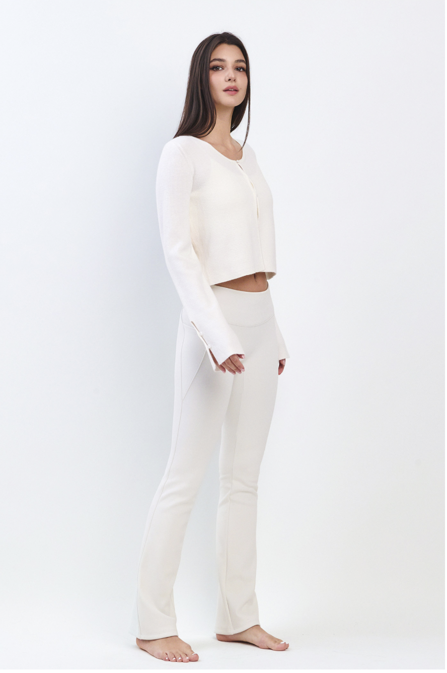 PL415 FLARE-FIT LEGGINGS IVORY サイズ: S/M