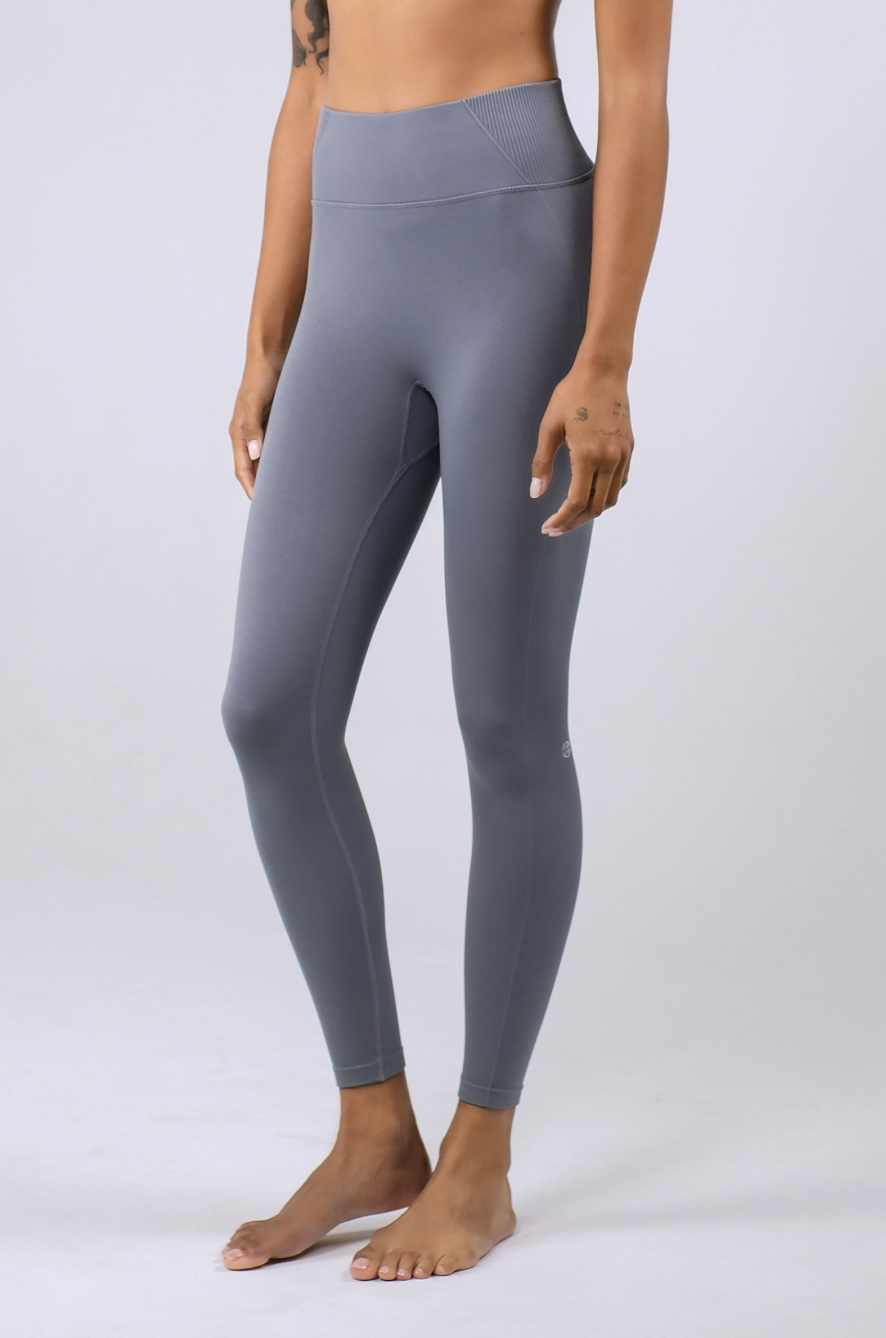 PL411 SEAMLESS LEGGINGS GRAY サイズ: S/M