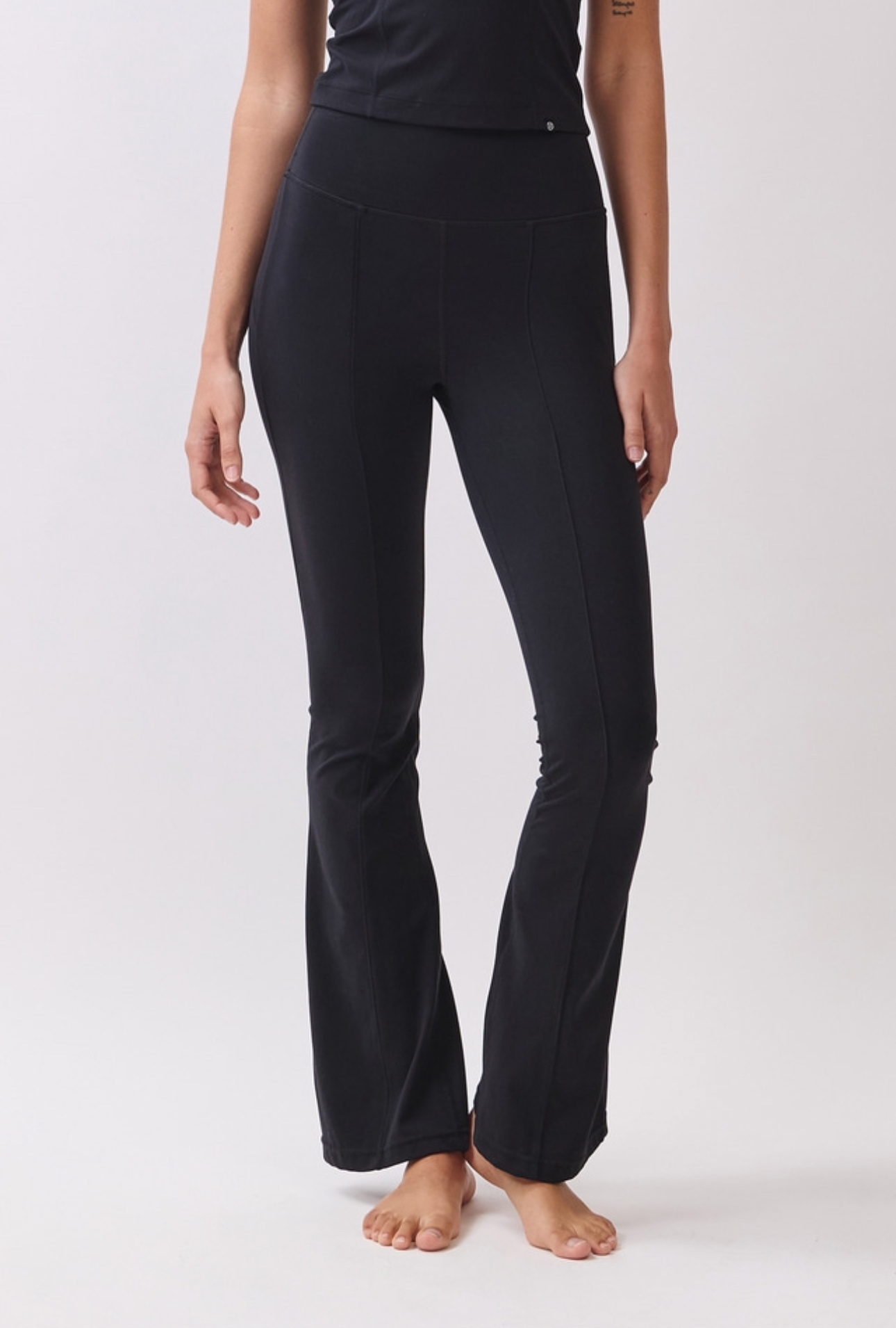 PL412 FLARE LEGGINGS BLACK サイズ: S/M