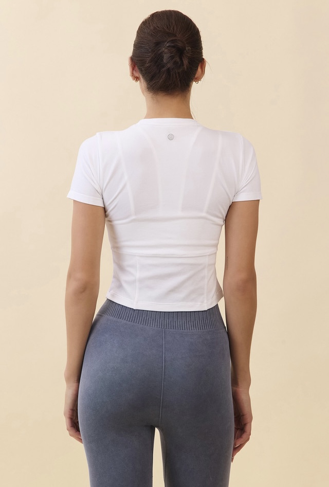 TS121 ESSENTIAL SLIM SHORT TEE WHITE SOLID サイズ: S/M