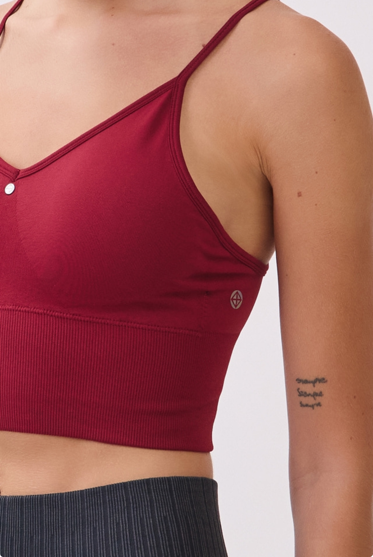 JK01 SIGNATURE BRATOP BURGUNDY サイズ: XS