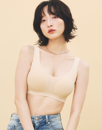エアリーフィールブラ ベージュの着用写真