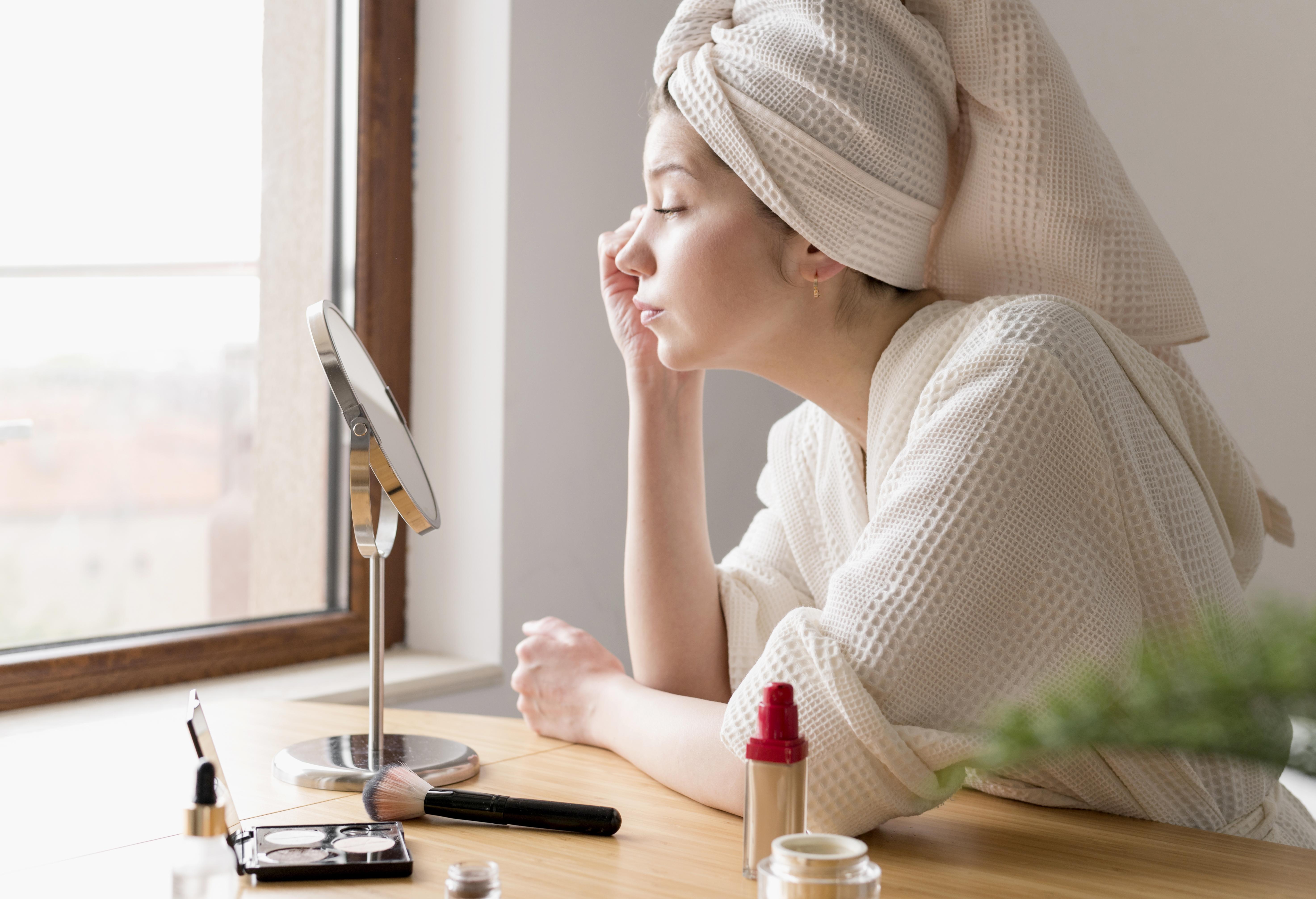 朝もクレンジングは必要？洗顔との違いと正しいスキンケアを解説