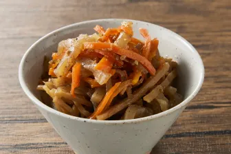 ごぼうとこんにゃくのきんぴら風（ごま風味）