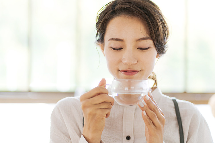 朝の一杯からはじめる、心地よい白湯習慣