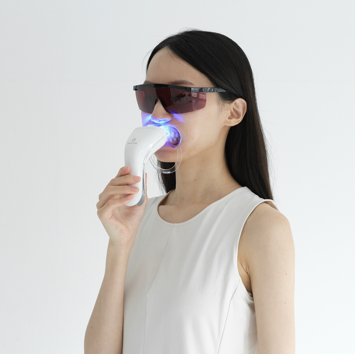 ホームホワイトニングLED照射機（累計55,000台突破）