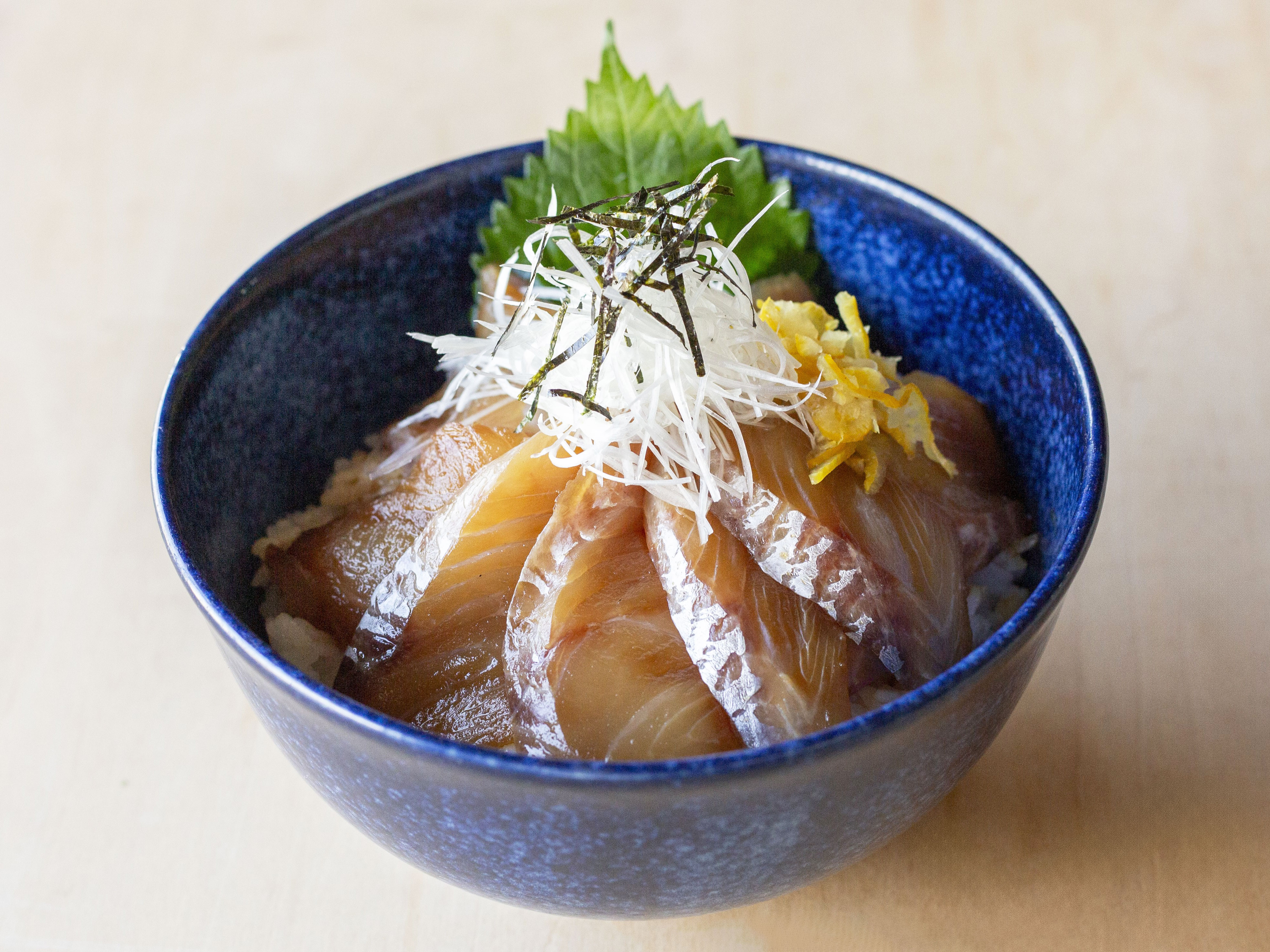 ゆず薫るほうぼうの漬け丼