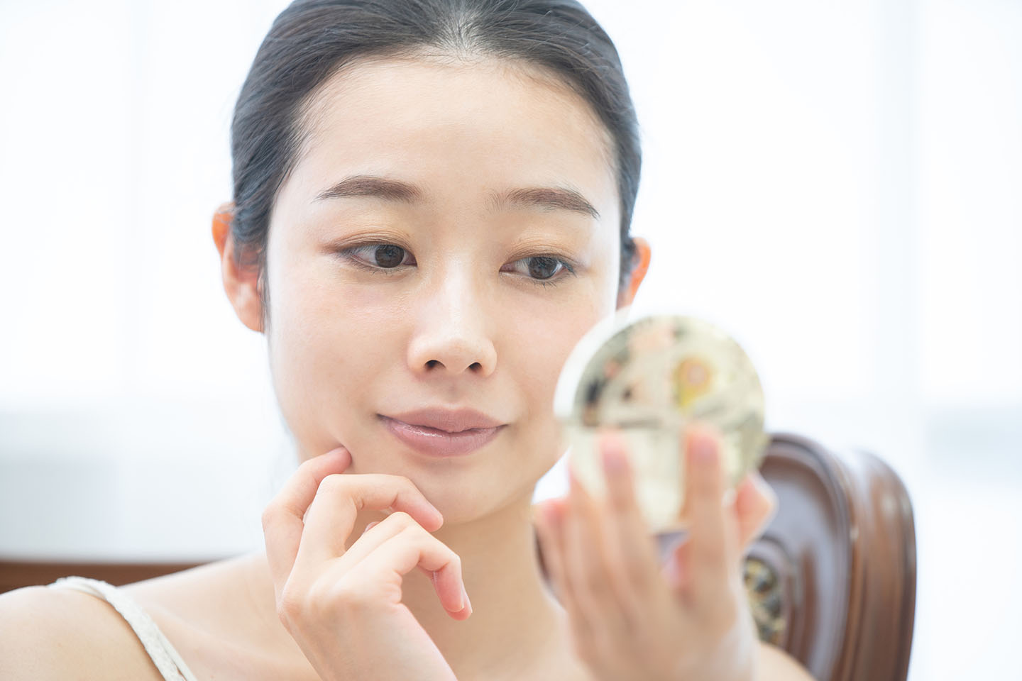 暑さが残る時期は、汗や皮脂でメイク崩れが気になりやすい季節。