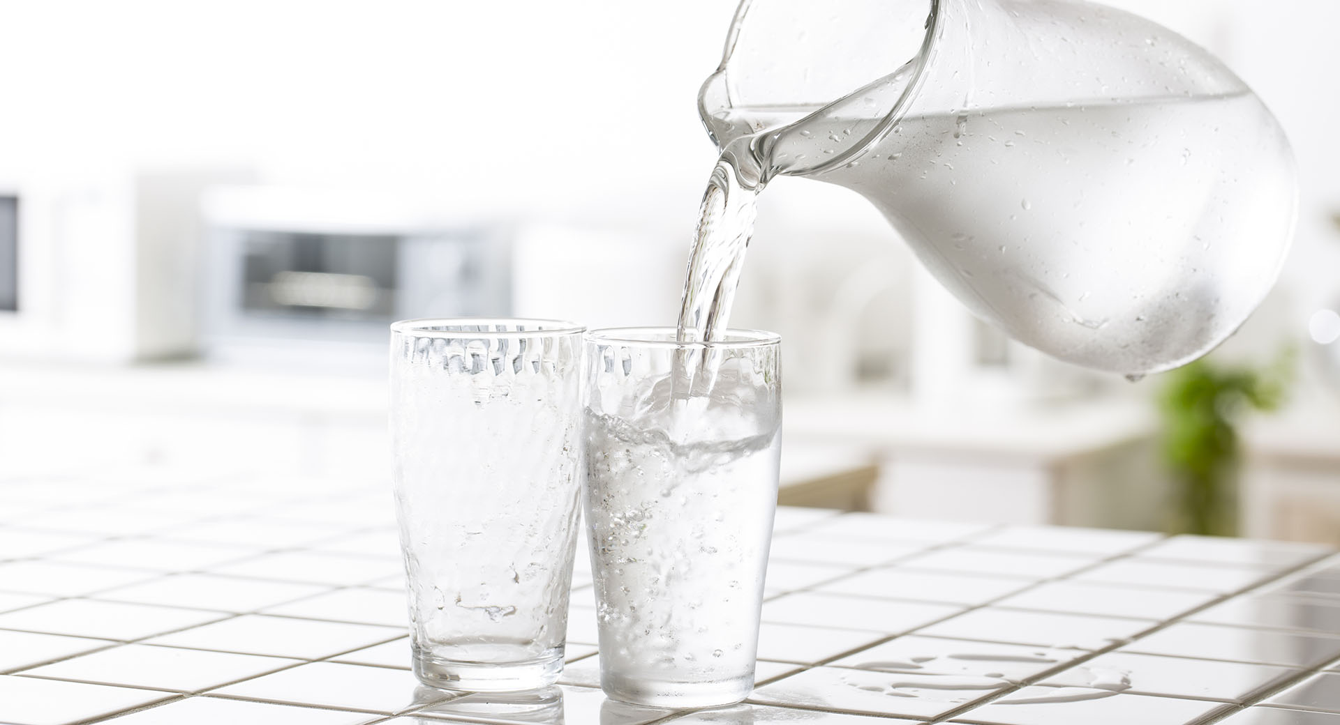 喉が渇く前に飲む」が正解！専門家が教える夏の水分補給のコツ