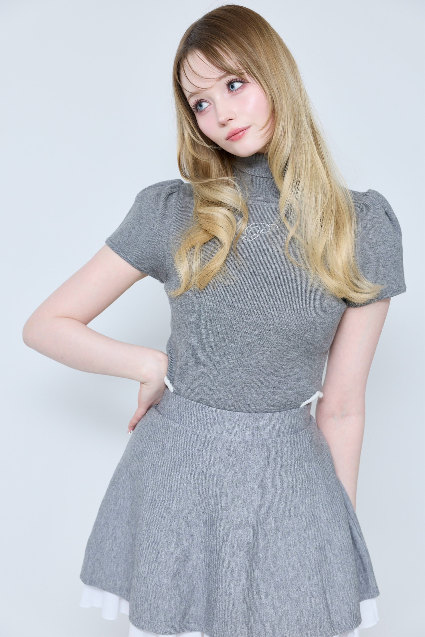 PLEATED KNIT SKIRT