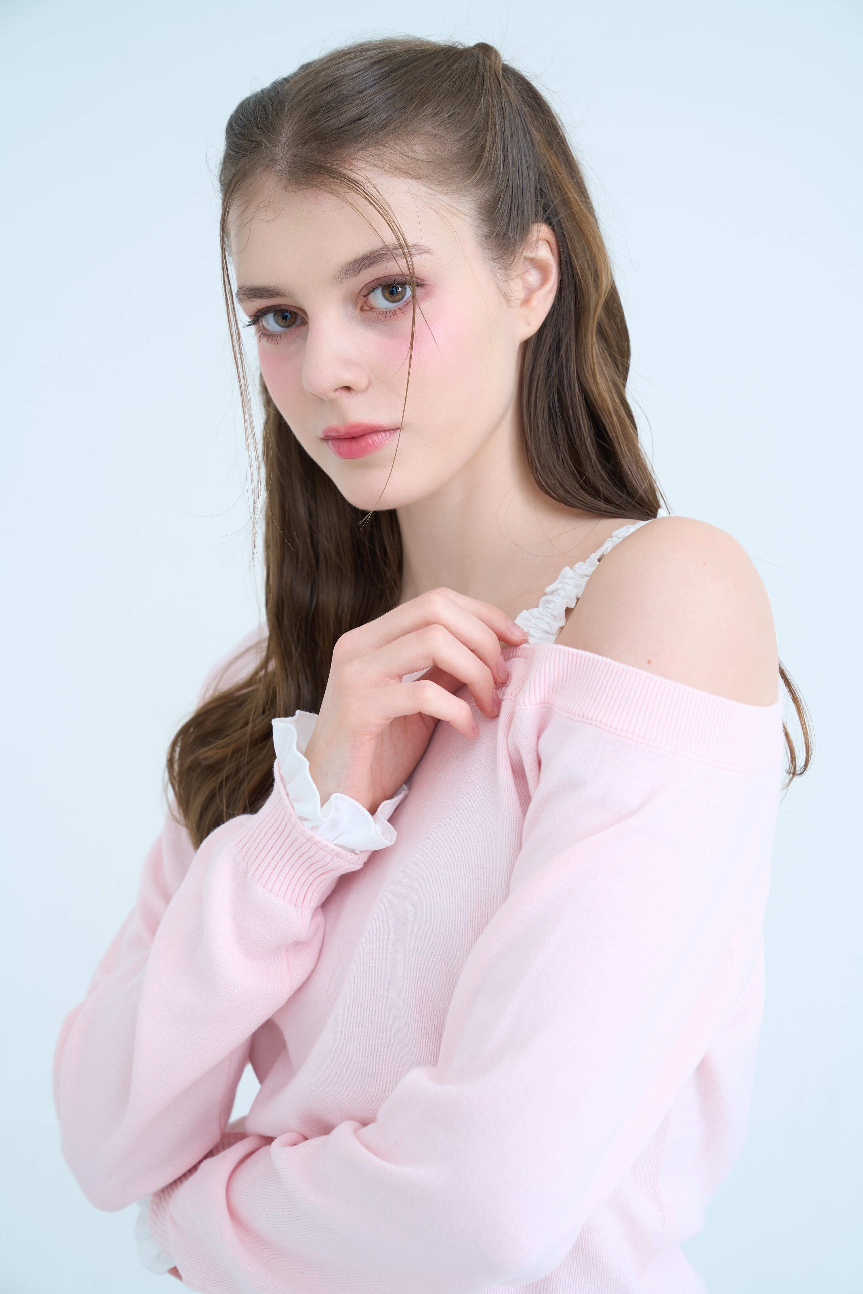 OFF SHOULDER FRILL KNIT