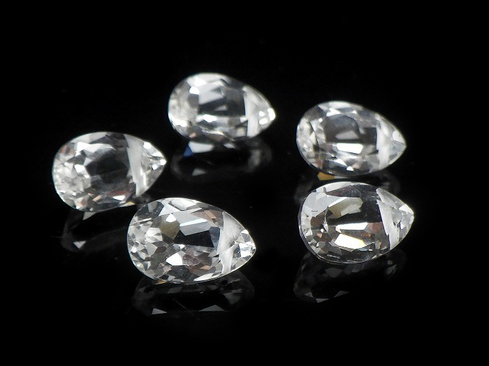 【卸】宝石質ペアシェイプブリリアントカット 水晶