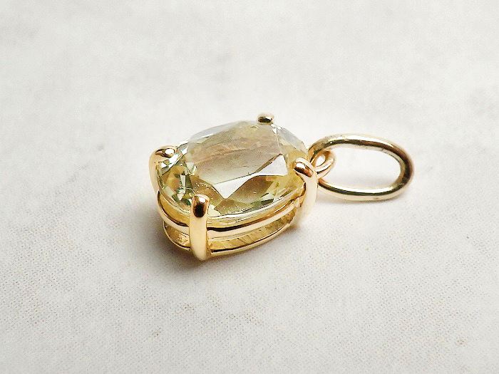 【卸】ペンダントトップ K18PT オーバルカット メキシコ産 イエローアパタイト［送料別/クーポン除外品］