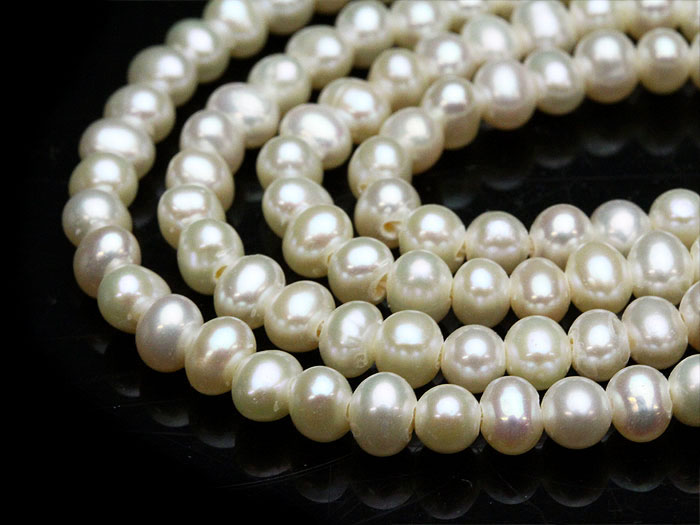 【卸】淡水パール ポテト ホワイトAAA  1.0mm～1.2mm穴 5mm〜6mm