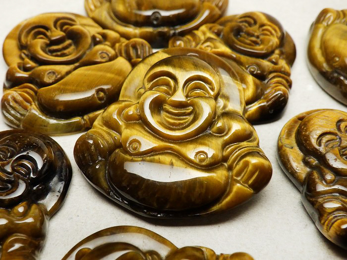 【卸】福袋用商材 ＜布袋様＞タイガーアイ 穴あき彫刻 1個［送料別/クーポン除外品］