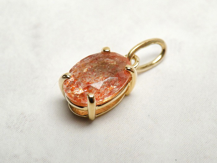 【卸】ペンダントトップ K18PT オーバルカット タンザニア産 イリュージョンサンストーン［送料別/クーポン除外品］