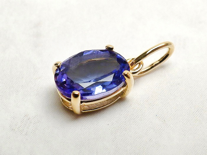 【卸】ペンダントトップ K18PT オーバルカット タンザニア産 タンザナイト［送料別/クーポン除外品］