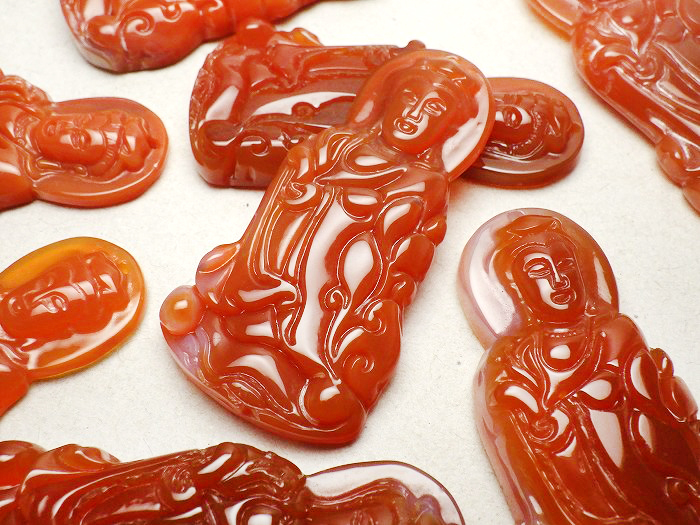 福袋用商材＜観音様＞カーネリアン（大） 穴あき彫刻 1個［送料別/クーポン除外品］