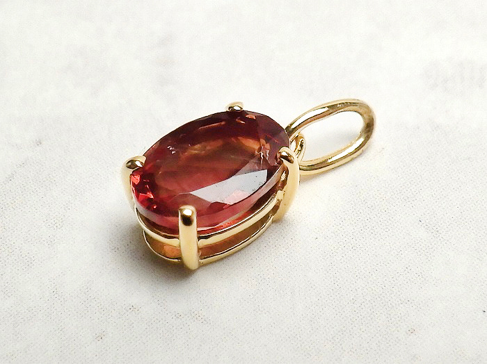 【卸】ペンダントトップ K18PT オーバルカット エチオピア産 レッドラブラドライト［送料別/クーポン除外品］