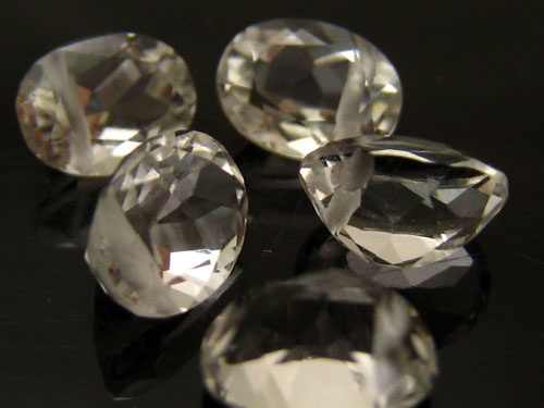 【卸】宝石質オーバルブリリアントカット 水晶