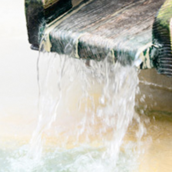 まるで化粧水!玉造温泉水