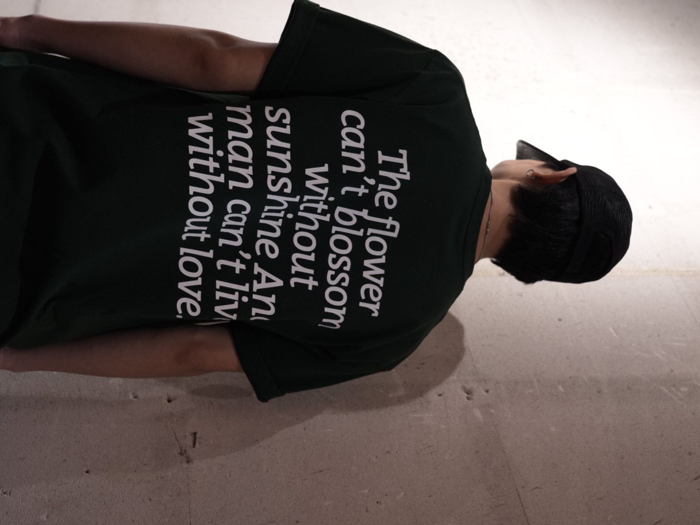TAIYOFLOWER Tシャツ カラー: Black, サイズ: M