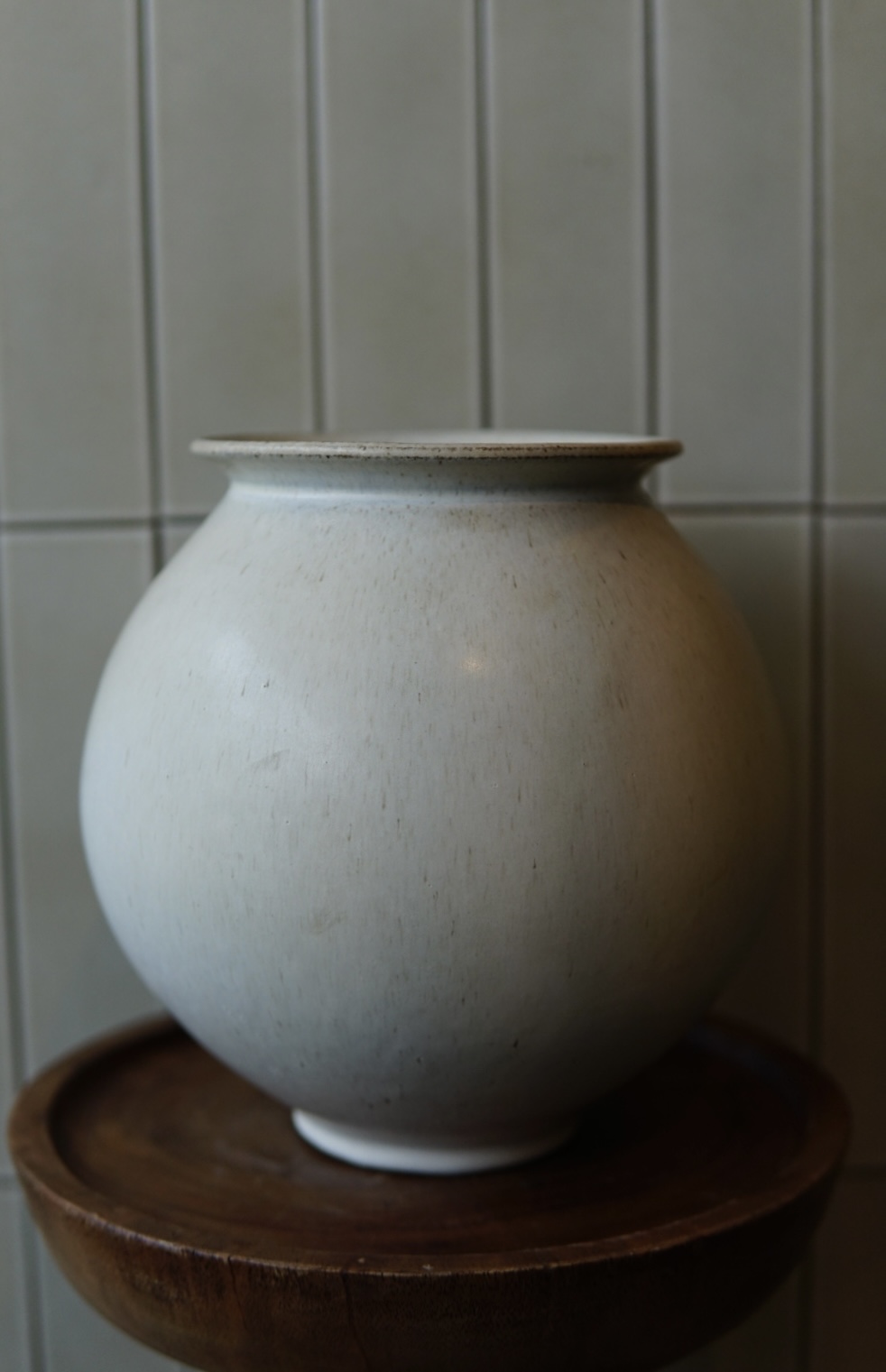 Flower vase white porcelain M