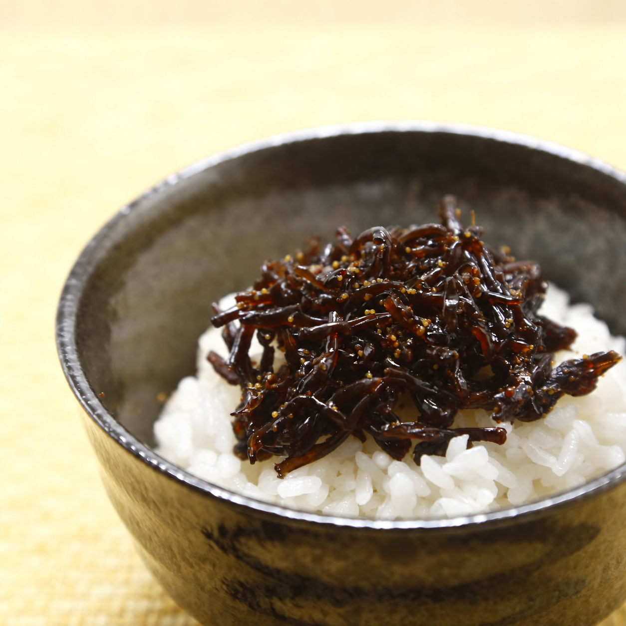 子持ちきくらげを添えたご飯
