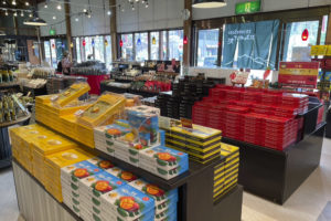 山の駅りんどう 店内の売場