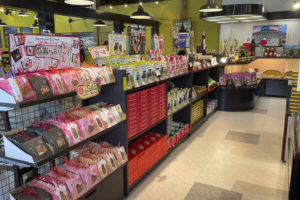 山の駅りんどう 商品棚