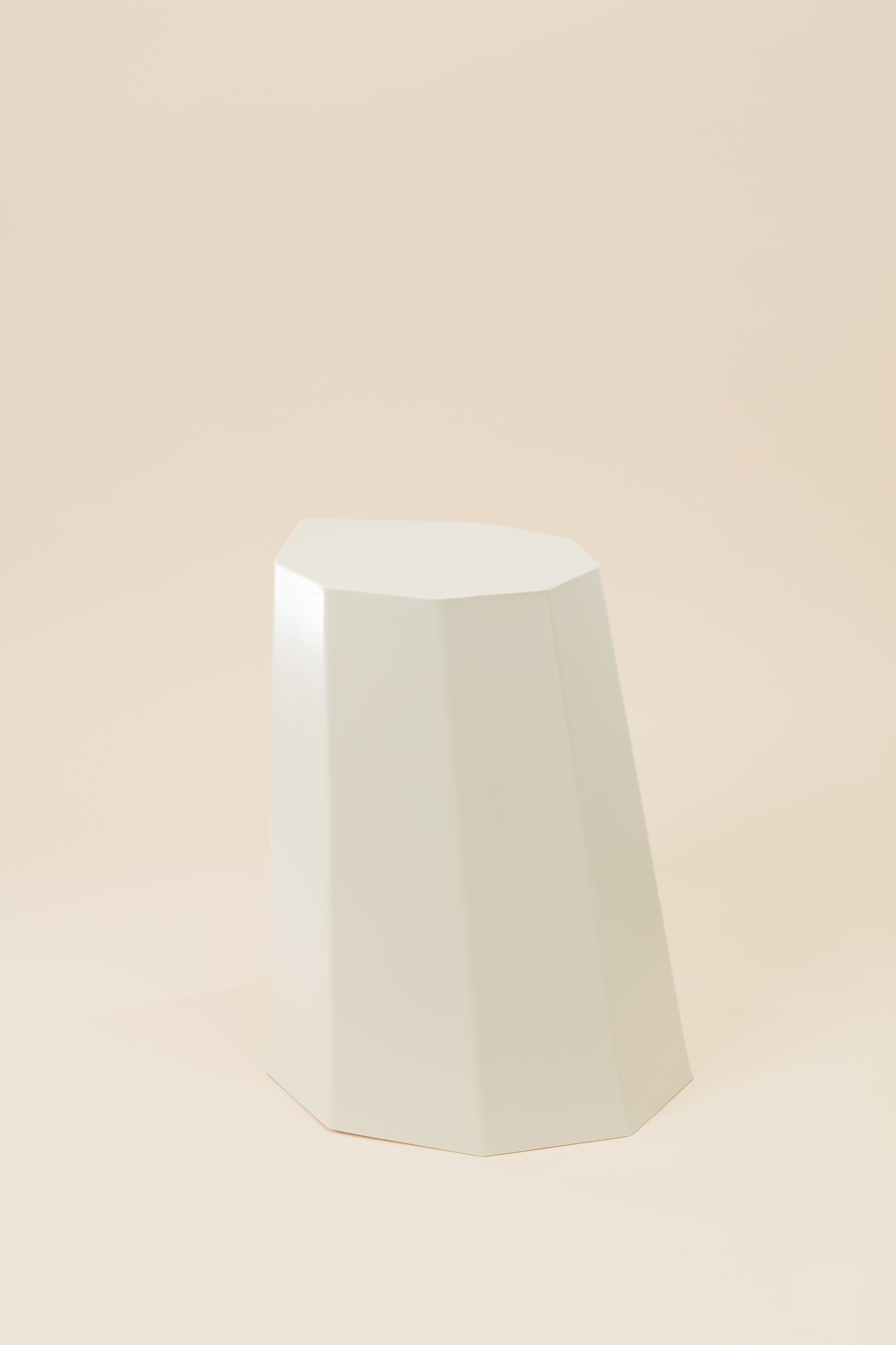 Arnold Circus Stool / White Ivory