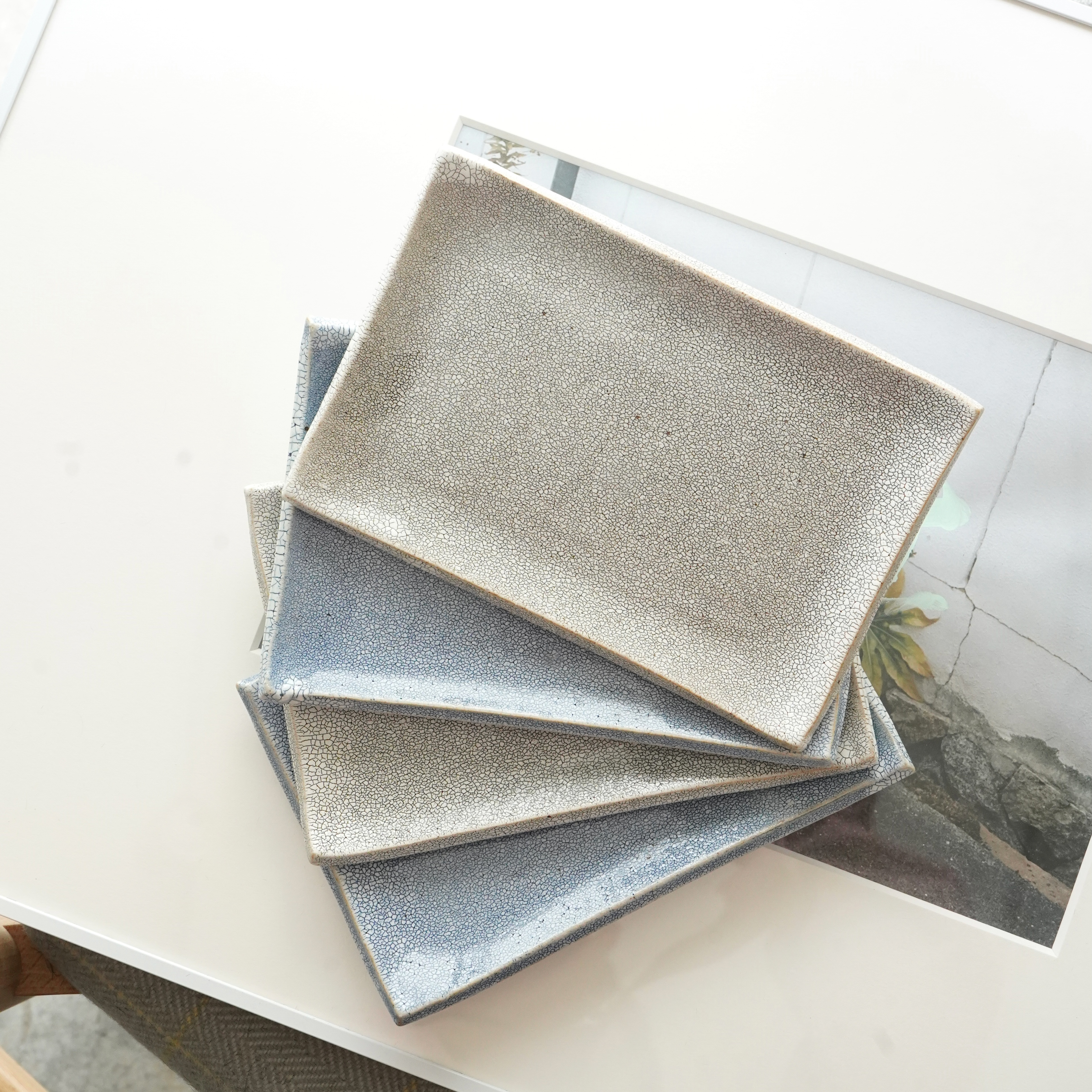 kairagi plate kaku color: white