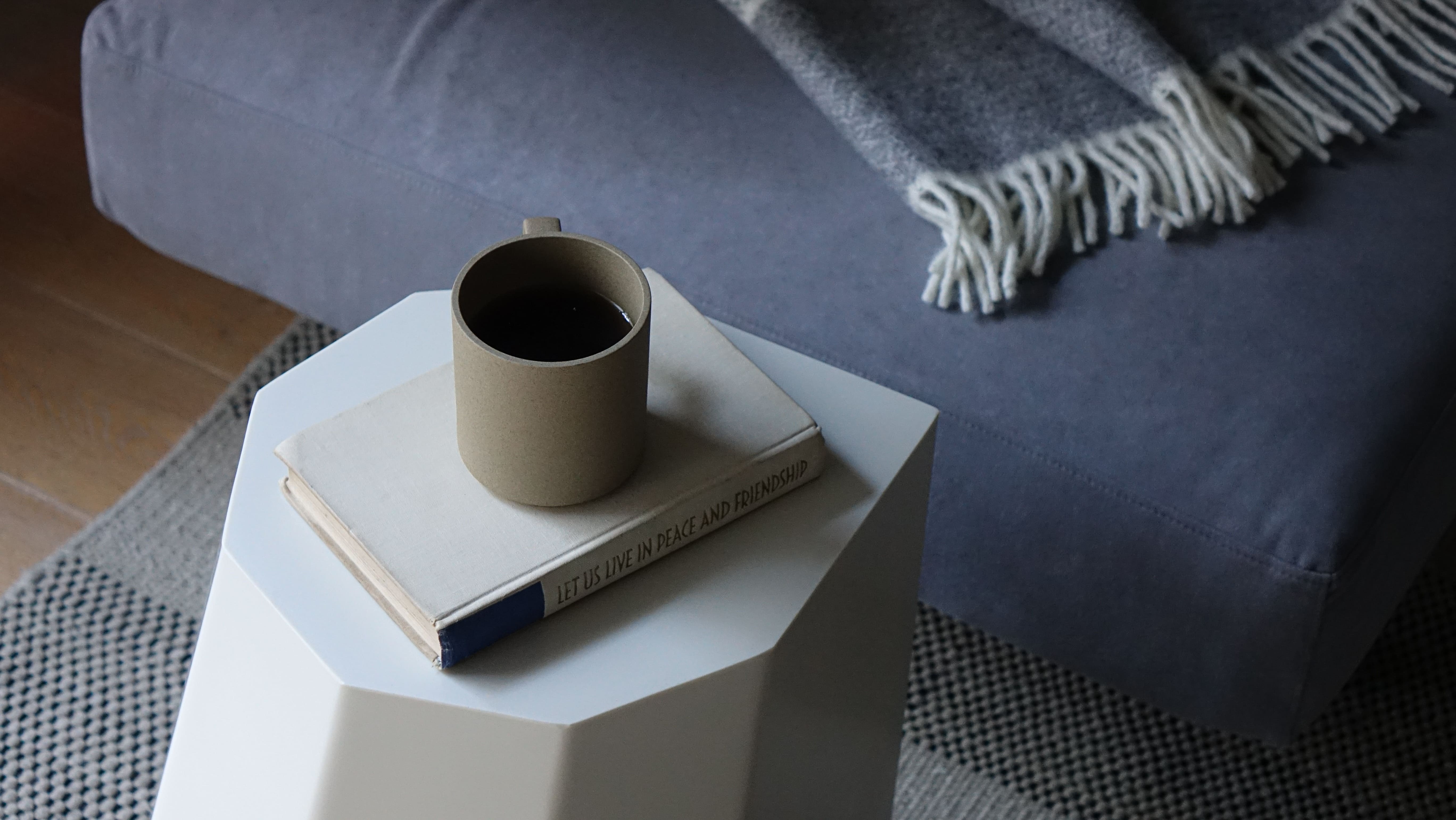 Arnold Circus Stool / White Marble