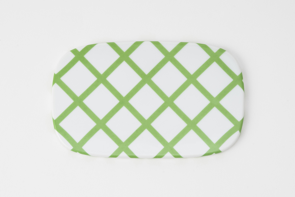 In-flight meal plate color: green