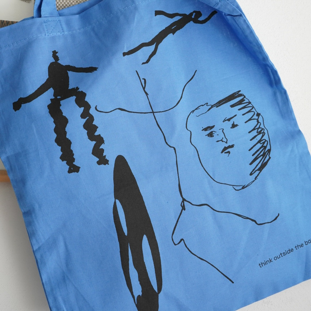 THINK OUTSIDE THE BOX TOTE BAG / blue