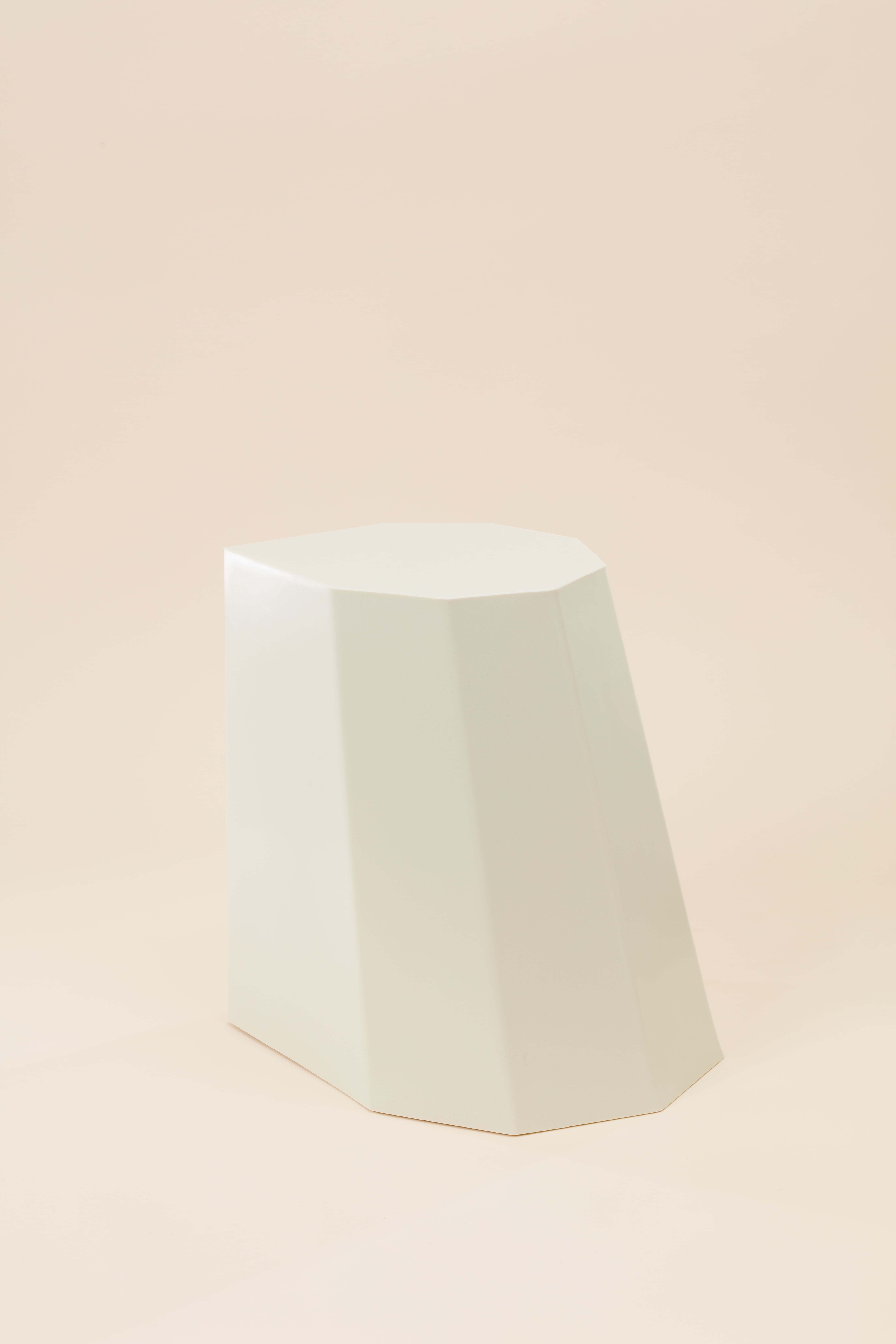 Arnold Circus Stool / White Ivory