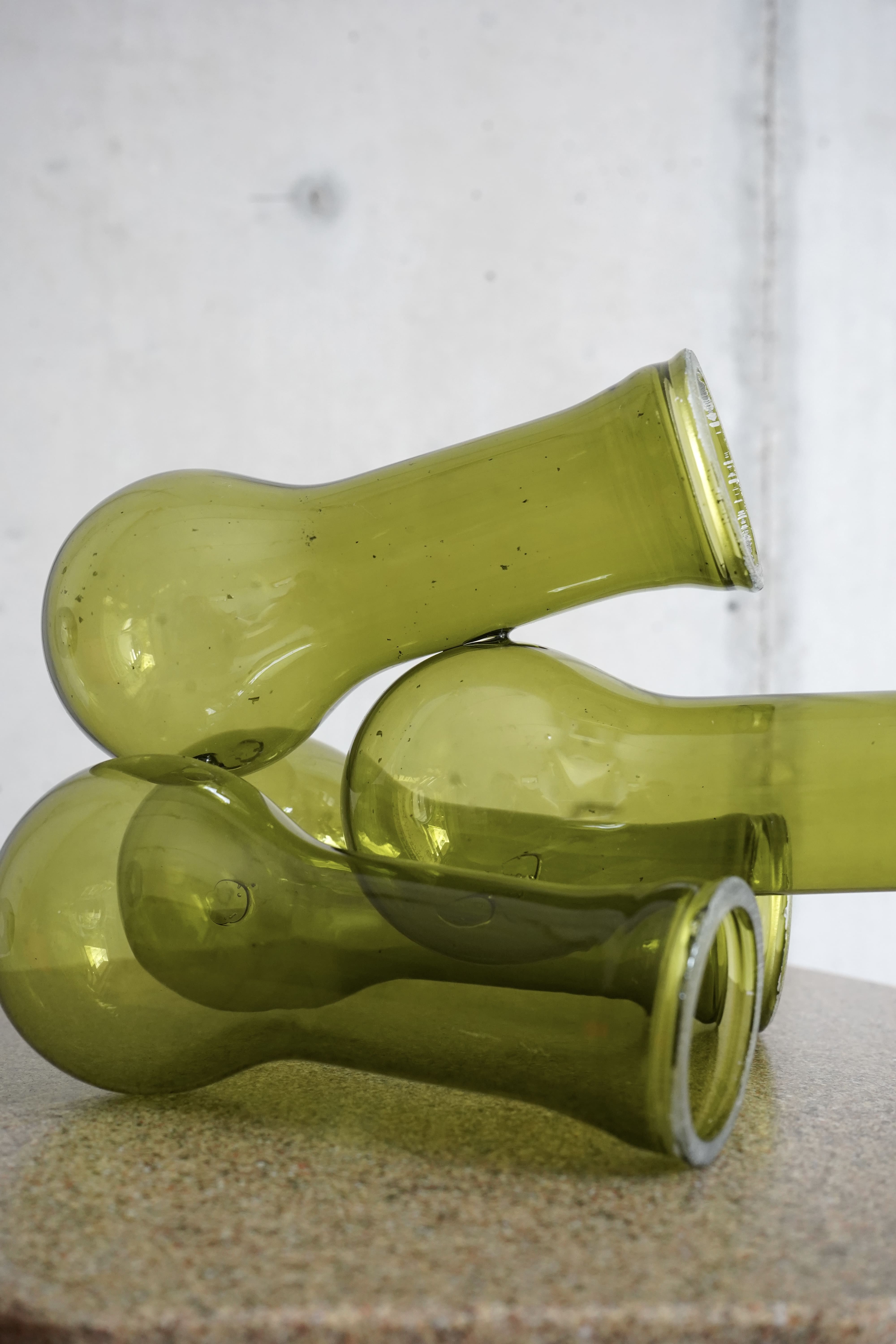 MULTI HOLE VASE (S) / green