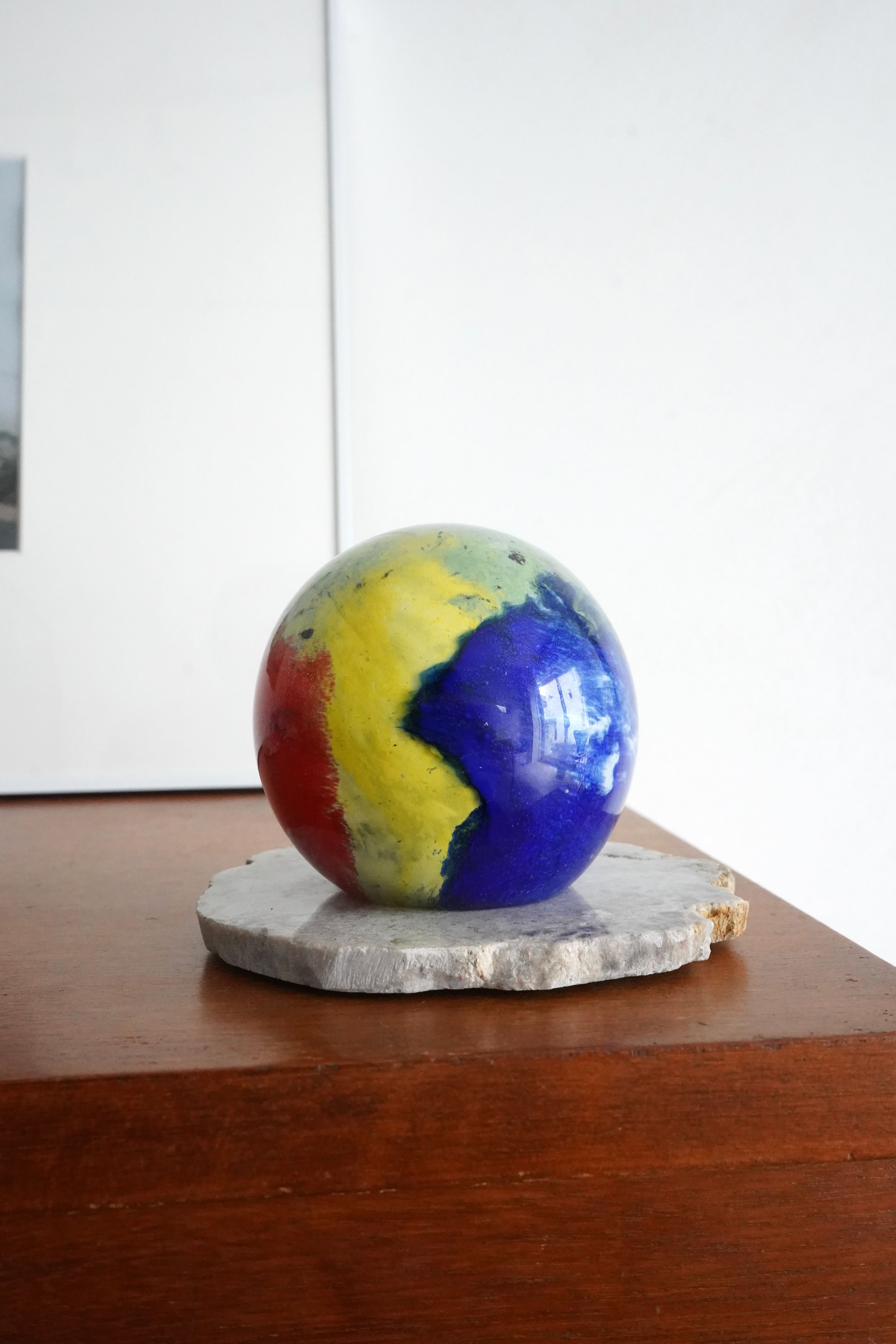 Color Swirl Ball (L) color: Multi