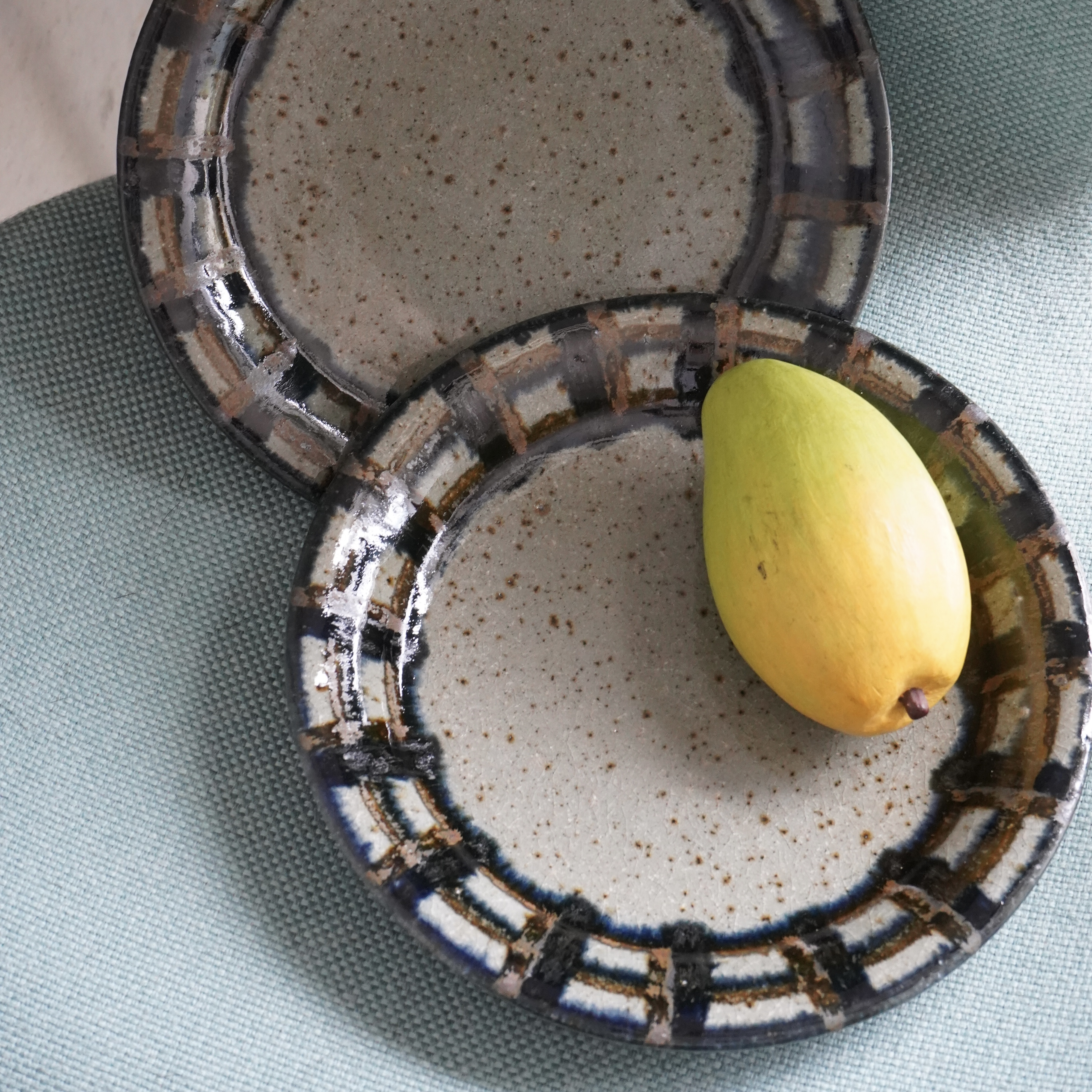 check / medium plate