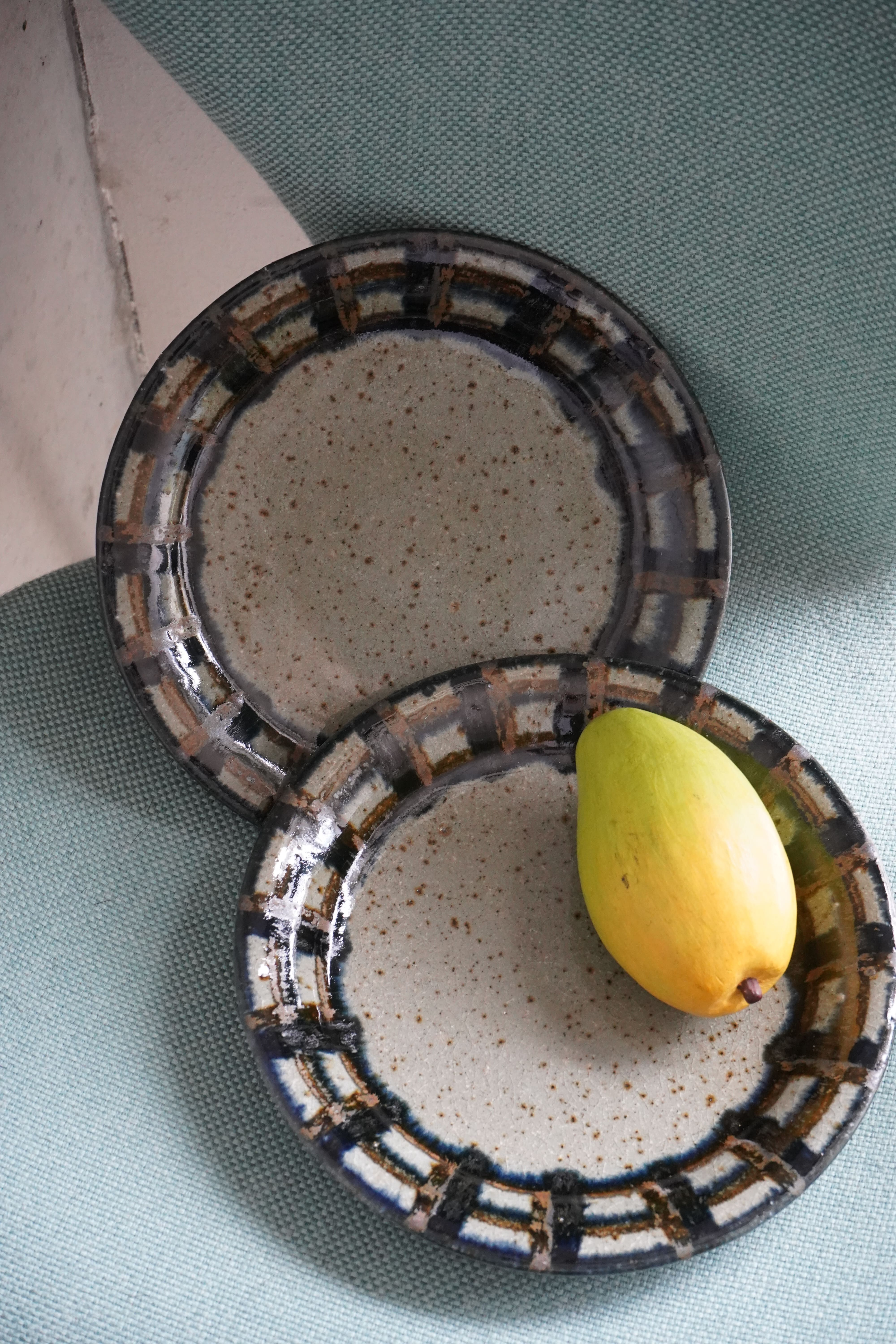 check / medium plate