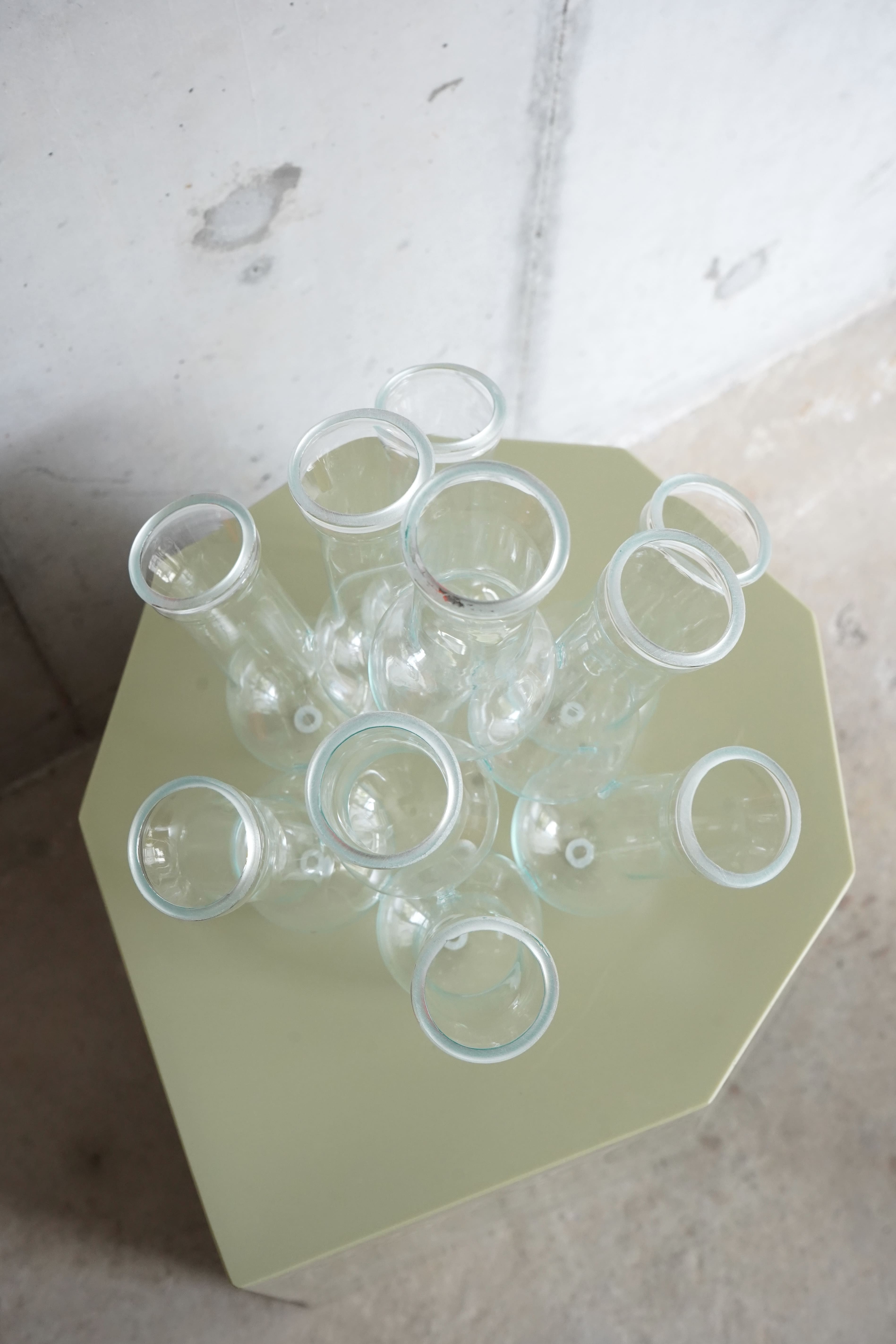 MULTI HOLE VASE (M) / clear