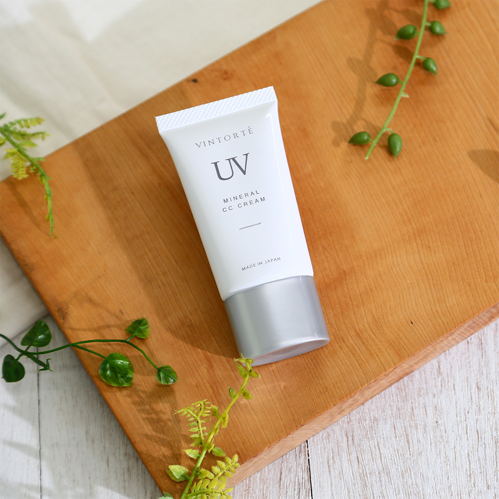 ブルーライトは肌にも悪影響？くすみ・乾燥・シミを防ぐスキンケア＆ベースメイク対策