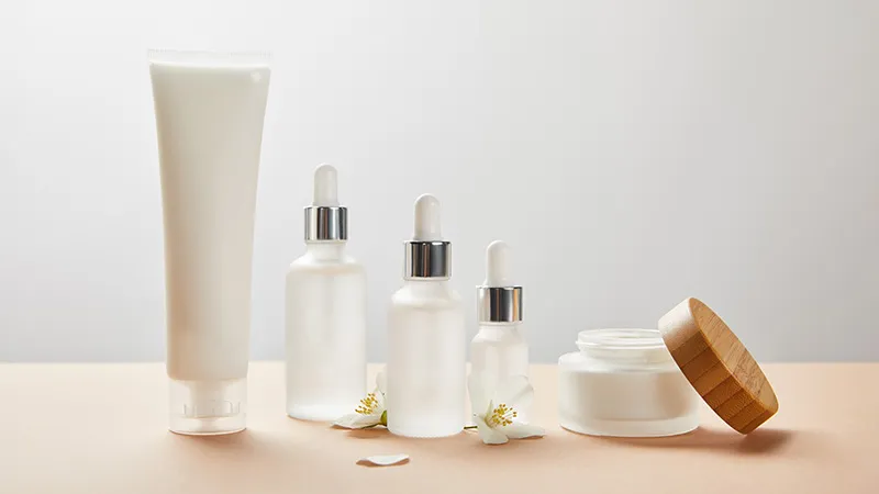 スキンケア後にベタついてしまうのはなぜ